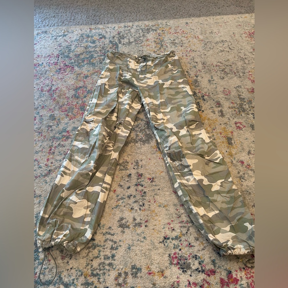 camo parachute pants